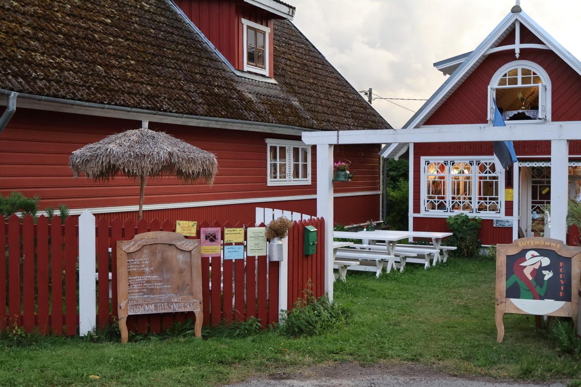Hotel Leesi Kuelalistemaja Exterior foto