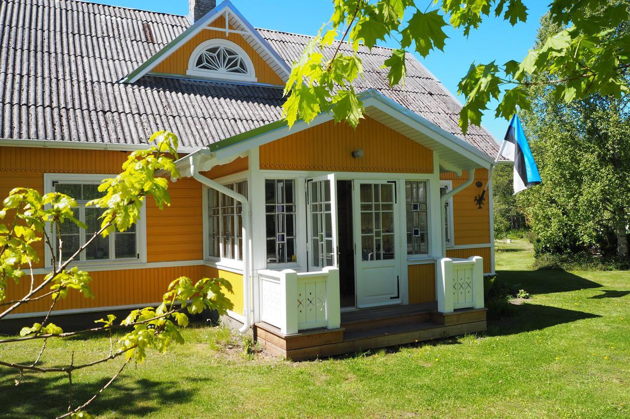 Hotel Leesi Kuelalistemaja Exterior foto